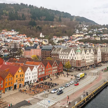 Apartment Dinbnb L 100m To Bryggen L Pet Friendly L Sleeps 4 L Smart-tv Bergen